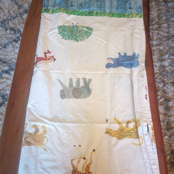 Eric Carle zoo nursery tapestry and crib sheets - Picture 2 of 4
